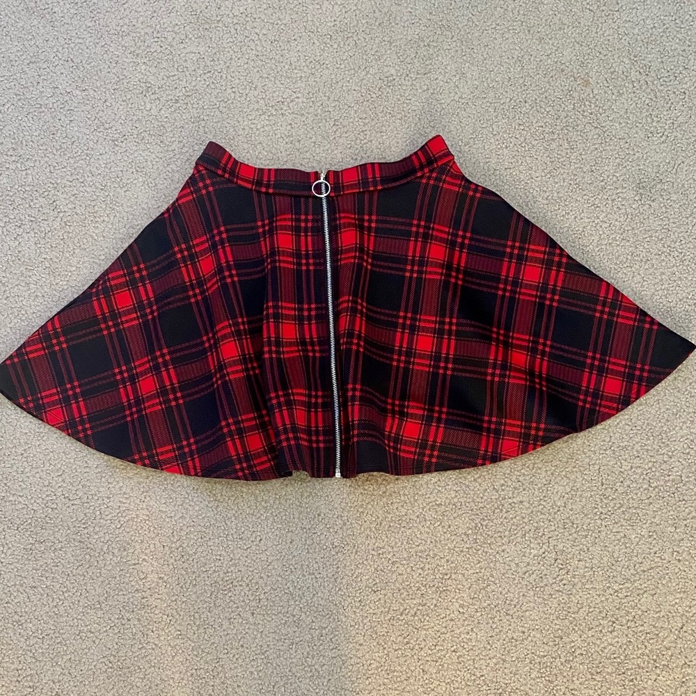 Hot Topic Red & Black Plaid Skirt with Silver Zipper